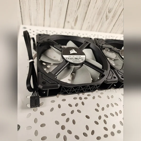 Lot of 2 Corsair ML120 Case Fan 120mm PWM Fan 31-004754 New Open Box2 pack